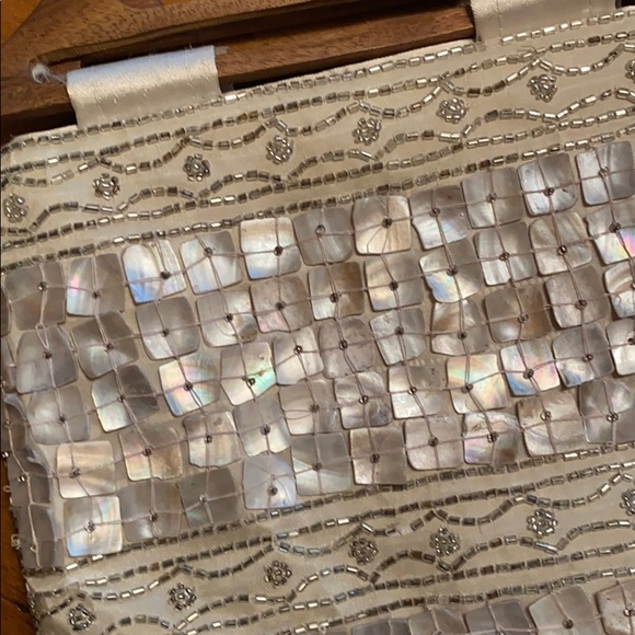 Mother of Pearl a bag - Picture 3 of 3